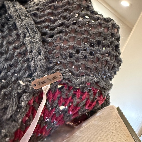 Free People Gray and White Knit Hoody Sweater with Red Accents Sz M - Picture 3 of 3